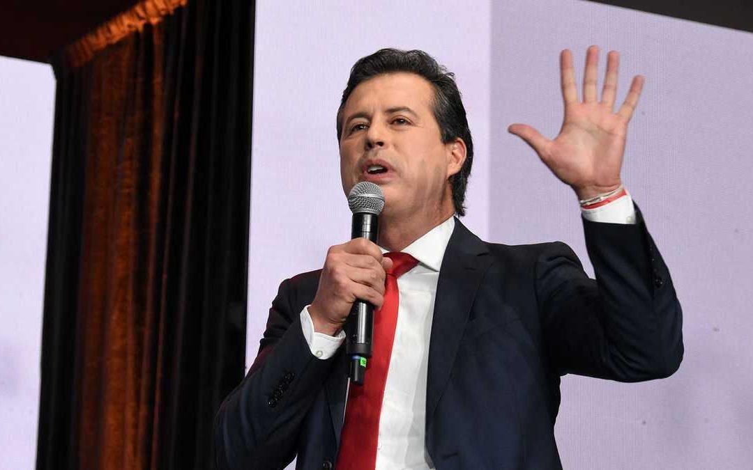 Hay que acatar los fallos, los fallos de la Corte Constitucional hay que cumplirlos, pero yo lo que creo es que ninguna mujer puede ser criminalizada, esto no puede estar en el código penal, de criminalizar a una mujer porque tenga que abortar, que es una situación difícil para toda mujer, emocionalmente es una decisión dura, compleja para la familia. Y lo que es inaceptable es que las mujeres tengan que praticarse esta interrupción del embarazo en unas situaciones de salud pública terribles, clandestinas, objetos de maltrato y objetos de poder contraer enfermedades y poner en peligro su propia vida. Yo creo que el Estado, el gobierno, tiene un deber de salud pública de acompañar a estas mujeres pero también de hacer un programa serio promoción y prevención de la salud sexual y reproductiva