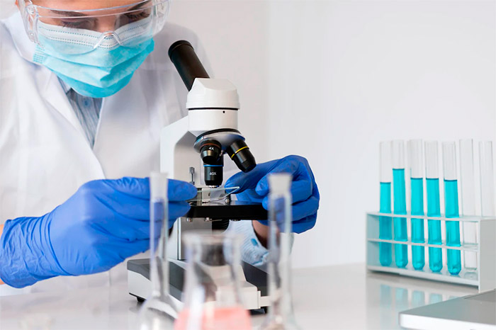 PL 04971 de 2020 –  “Por el cual se propone declarar de interés nacional y necesidad pública la implementación de laboratorios descentralizados en cada departamento del país para diagnosticar el Covid 19 y otras enfermedades con la finalidad de reducir el avance de la pandemia”