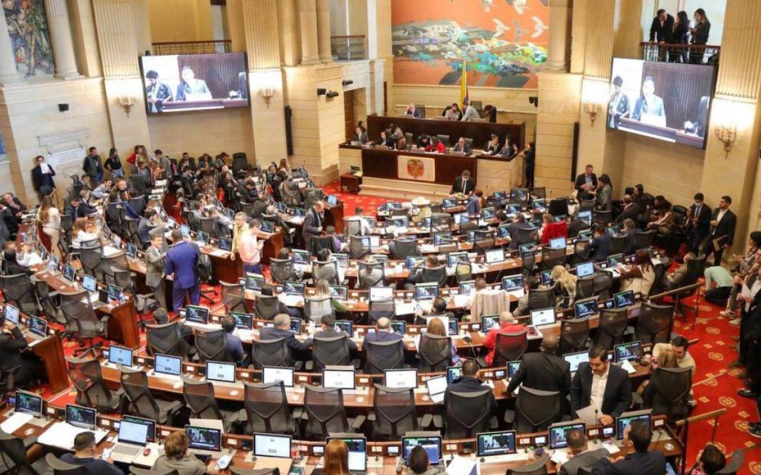 INNOS lanza herramienta interactiva para comparar propuestas de reforma a la salud en Colombia
